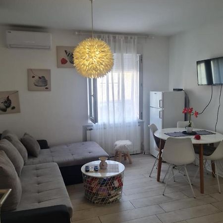 Cute Modern Apartman Zagreb Lägenhet Exteriör bild